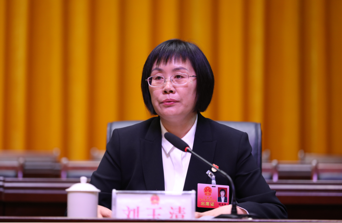 广灵县十七届人大一次会议召开中共党员代表会议